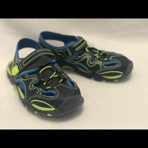 Sz 2 Boys Sandals
